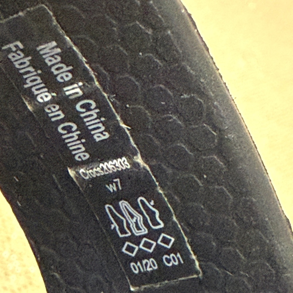 Crocs Monterey Hammered Metallic Wedge Flip Sandal Size 7 Black/Silver NWOT - Picture 6 of 6